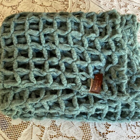 Anthropologie Evelyn K New York Open Weave Infinity Neck Scarf - Picture 9 of 9